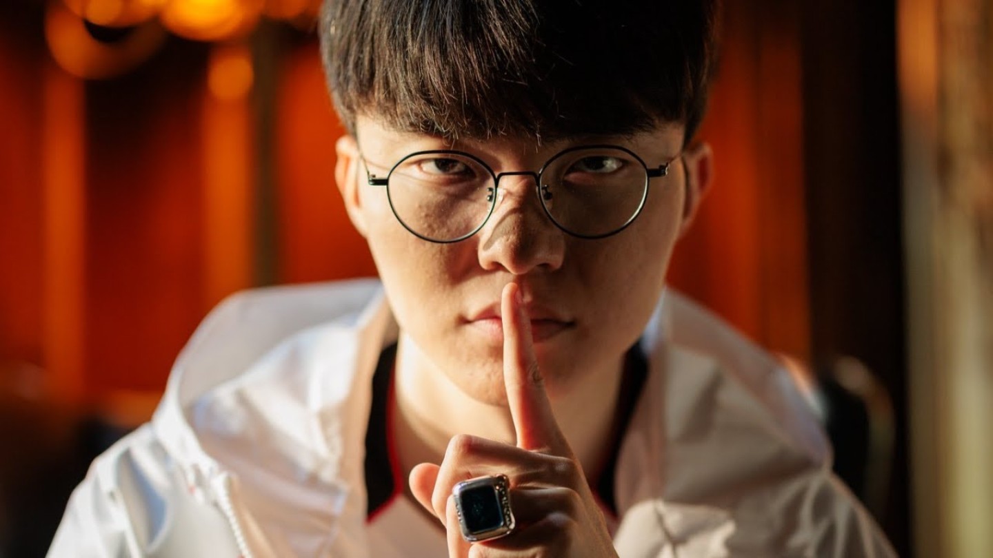 Faker迎来二十赛季高光表现，巴黎圣日耳曼球迷沸腾！的简单介绍